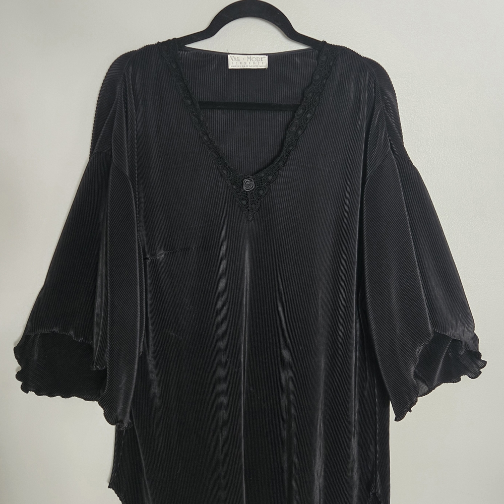 VTG Val Mode Black Nightgown Babydoll Ribbed Satin & Lace V Neckline XL To 2XL